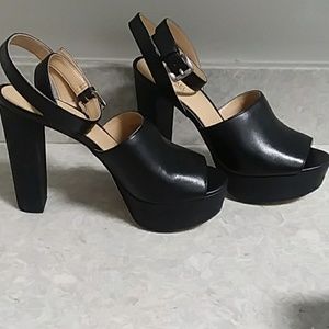 Brand new Michael Kors platform heels